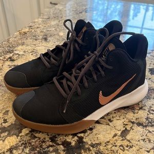 Nike Mens Basketball Shoes size 8